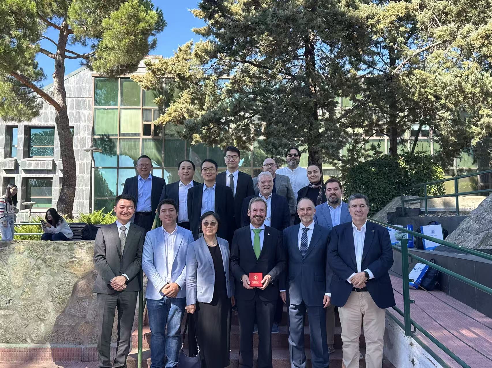 Beihang SEM Delegation Visits Two Universities, Successfully Completing the "2025 Global Partner Development Program of the school"